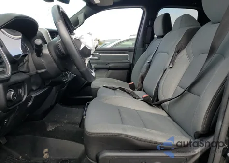 2022 Ram 1500 Big Horn/Lone Star из США, поврежденный, VIN 1C6RREBG2NN202103